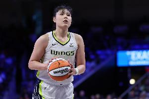 英雄联盟世界赛比分-下首发！李月汝替补出战5中4得8分7板！佩奇20分 飞翼胜卫冕冠军