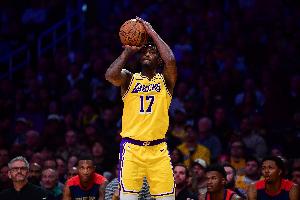 顶级3D！电风扇打火箭中锋痛点 6记三分改变战局+3助2断3帽！