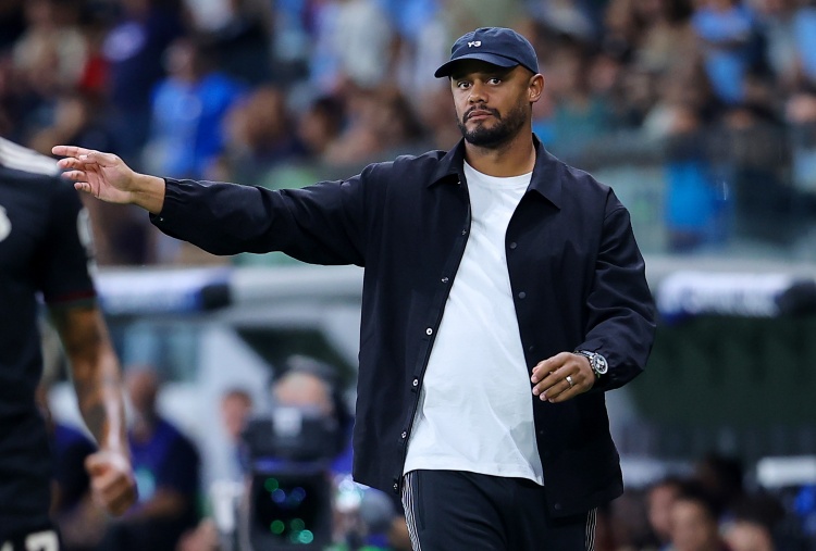 LOL Worlds 赛程-图片报：孔帕尼罕见进行公开训练，2200名球迷现场观看